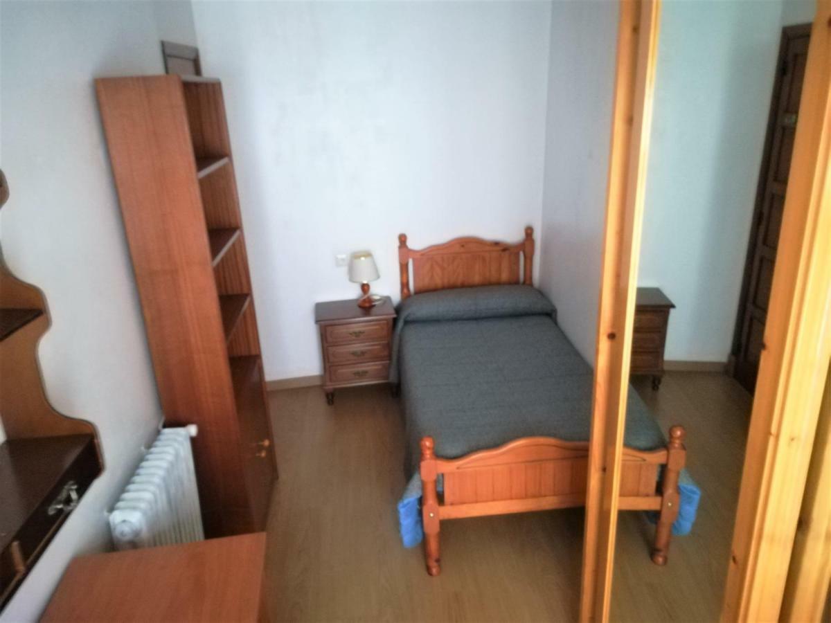Pension Residencia Universitaria Rey Apartment Santiago de Compostela Exterior photo